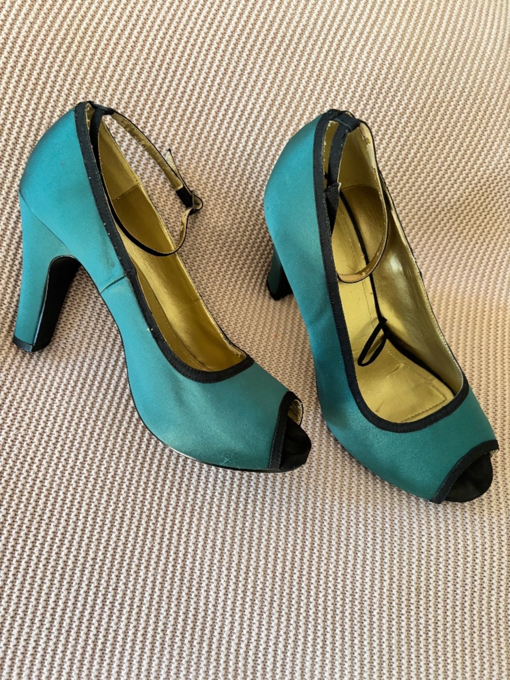 H&M 2007 Turquoise Green Satin Peep Toe Pumps Women’s Size 9